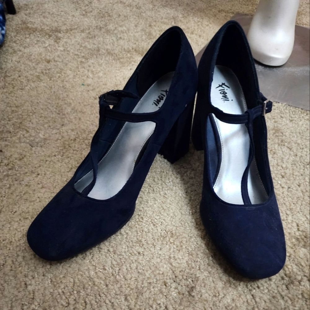 Navy Mary Jane's with chunky heel